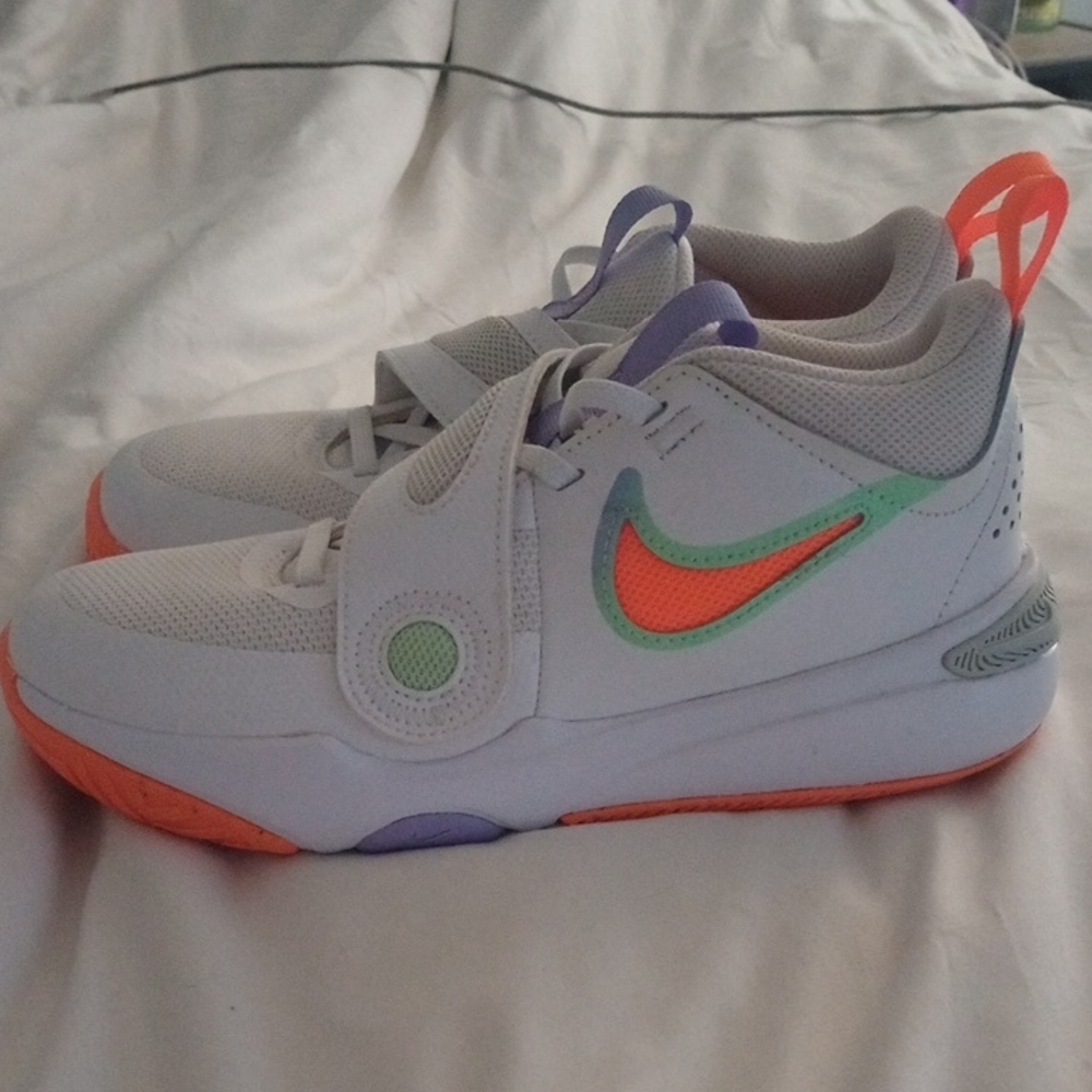 Nike Kids Team Hustle Basketball Shoes